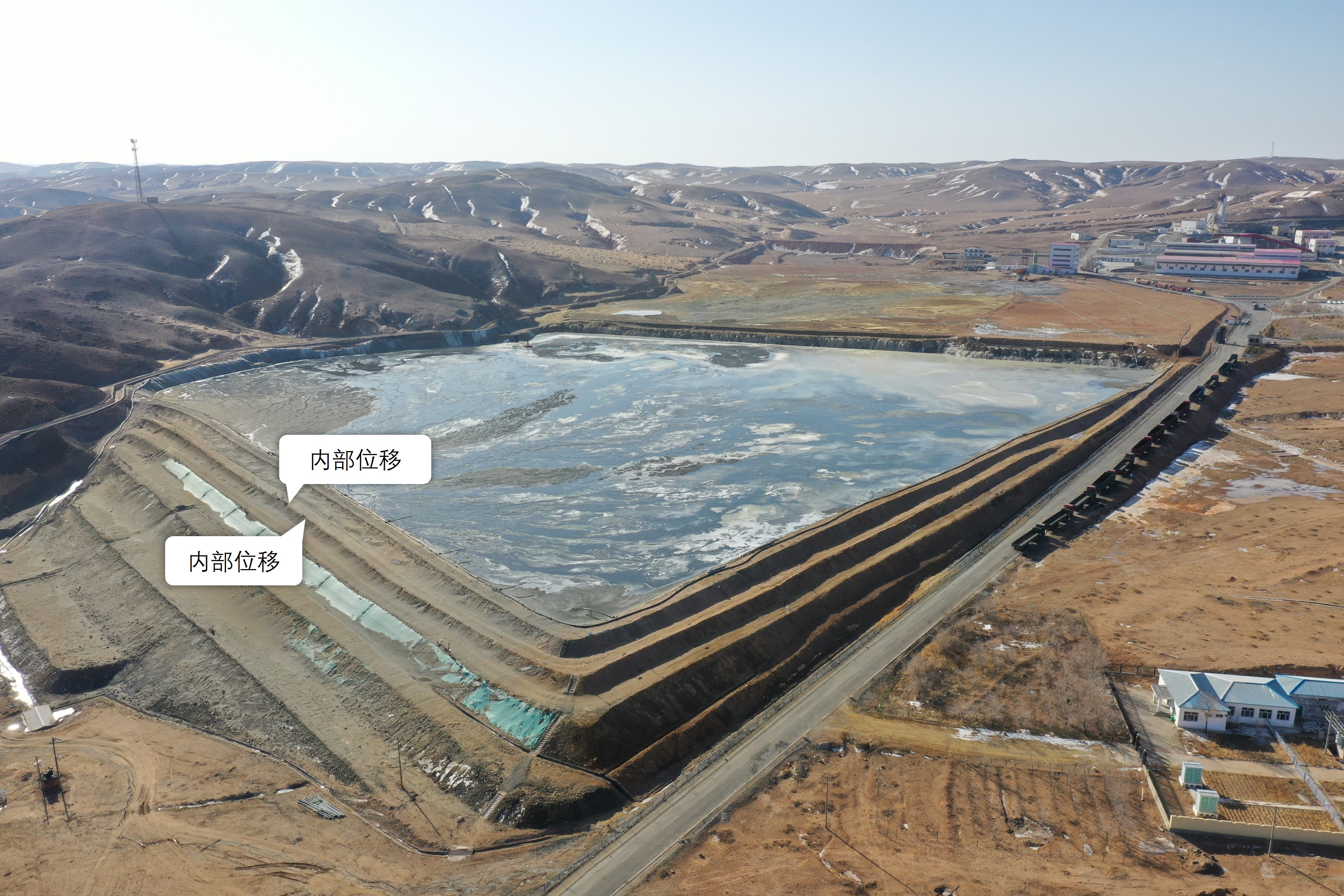 坝体内部位移